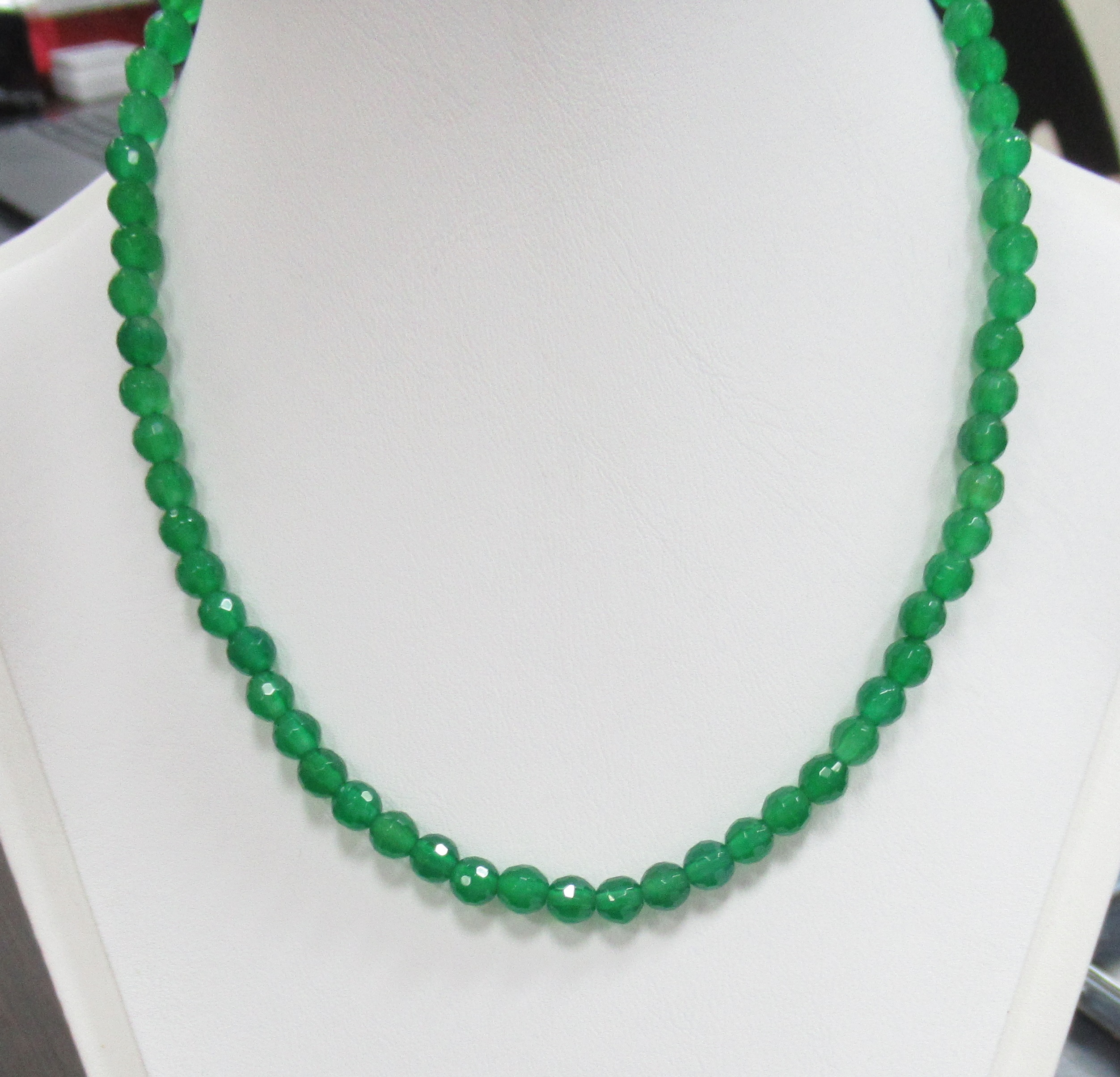 Бусы из агата